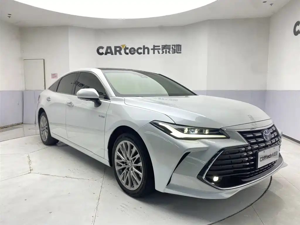 Toyota Avalon 2023 Hybrid 2.5L XLE Premium Edition фото 2