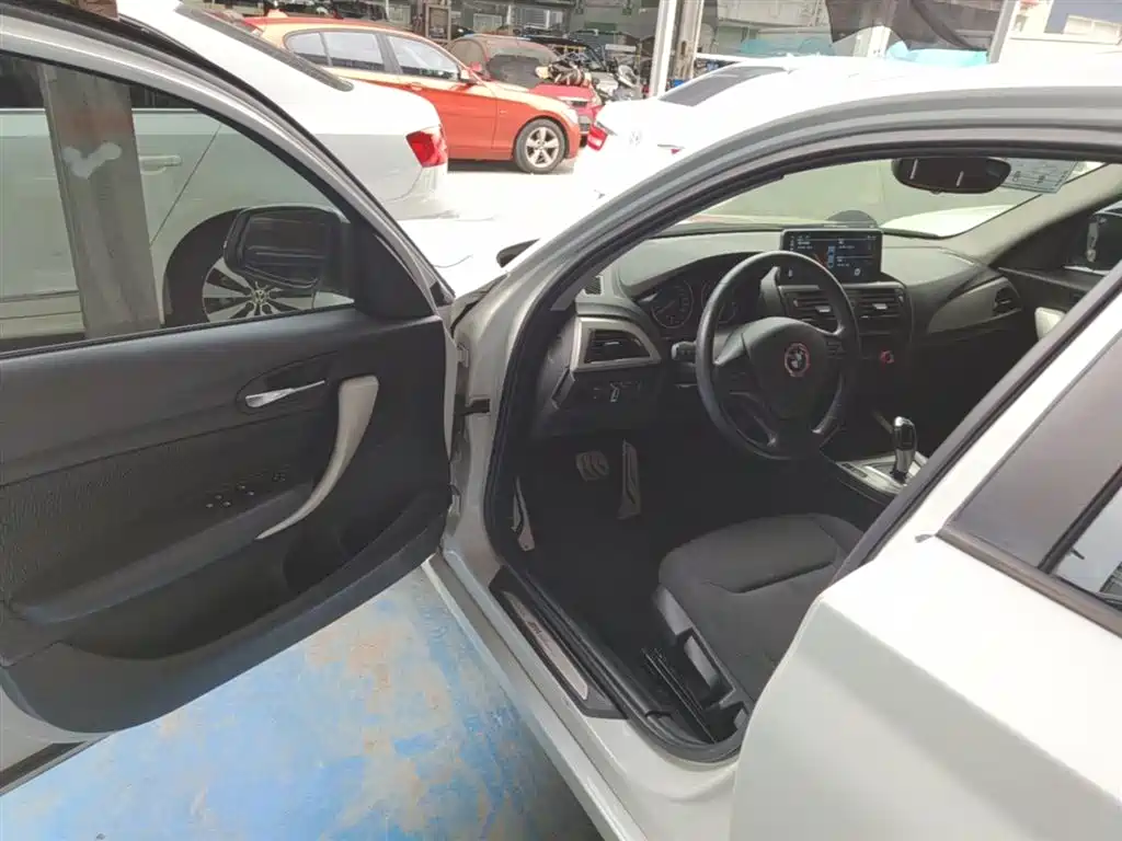 BMW 1 Series (Import) 2013 Facelift 116i Leading Model фото 16
