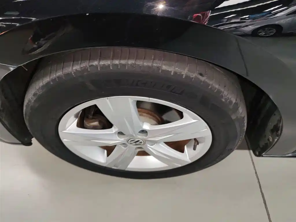 Volkswagen Lavida 2017 1.6L Automatic Trend Edition фото 23