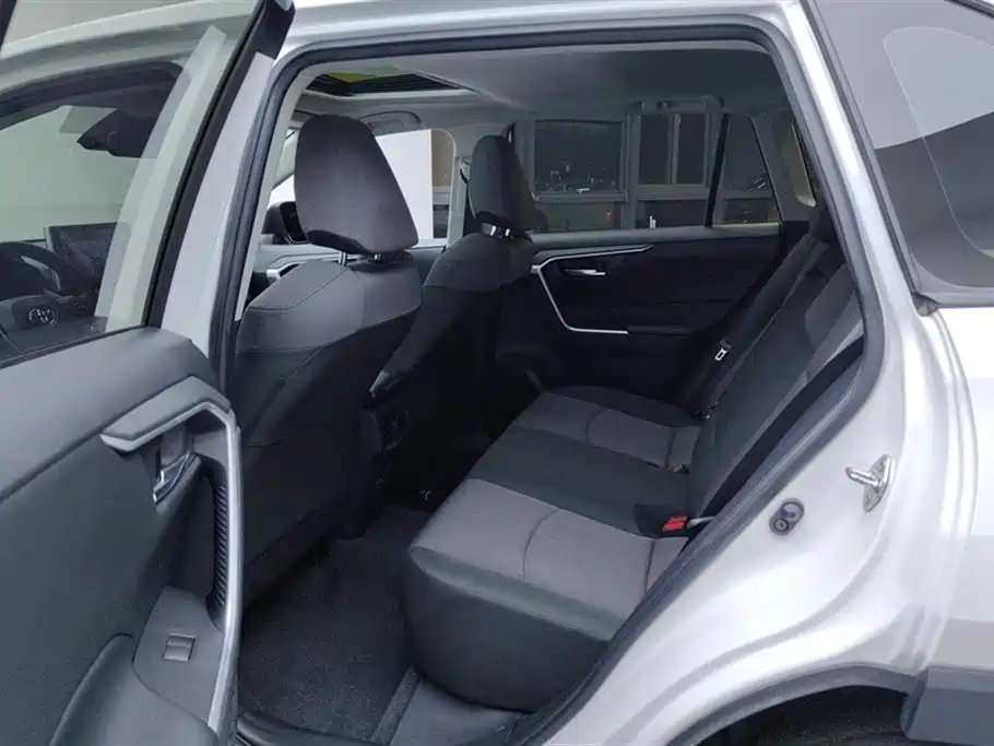 Toyota RAV4 Rongfang 2022 2.0L CVT 2WD Trend Edition фото 11