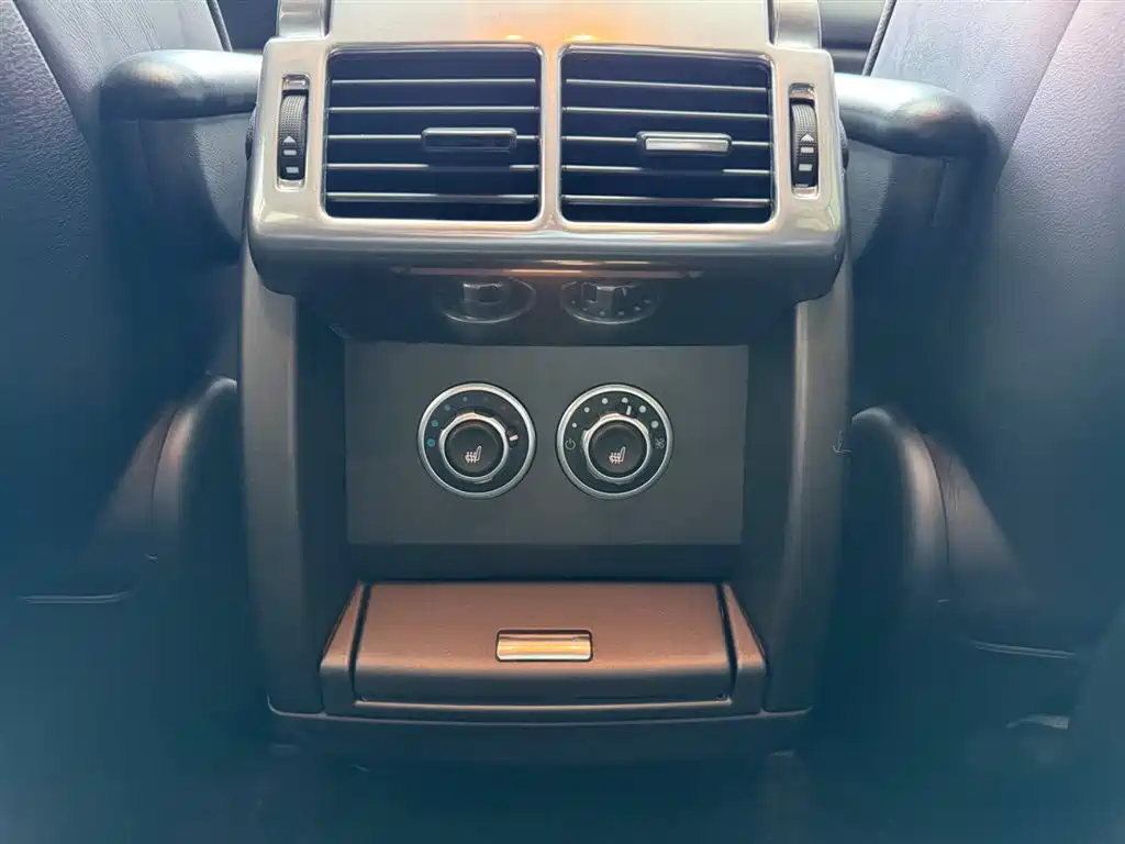 Land Rover Range Rover 2011 5.0 SC V8 фото 9