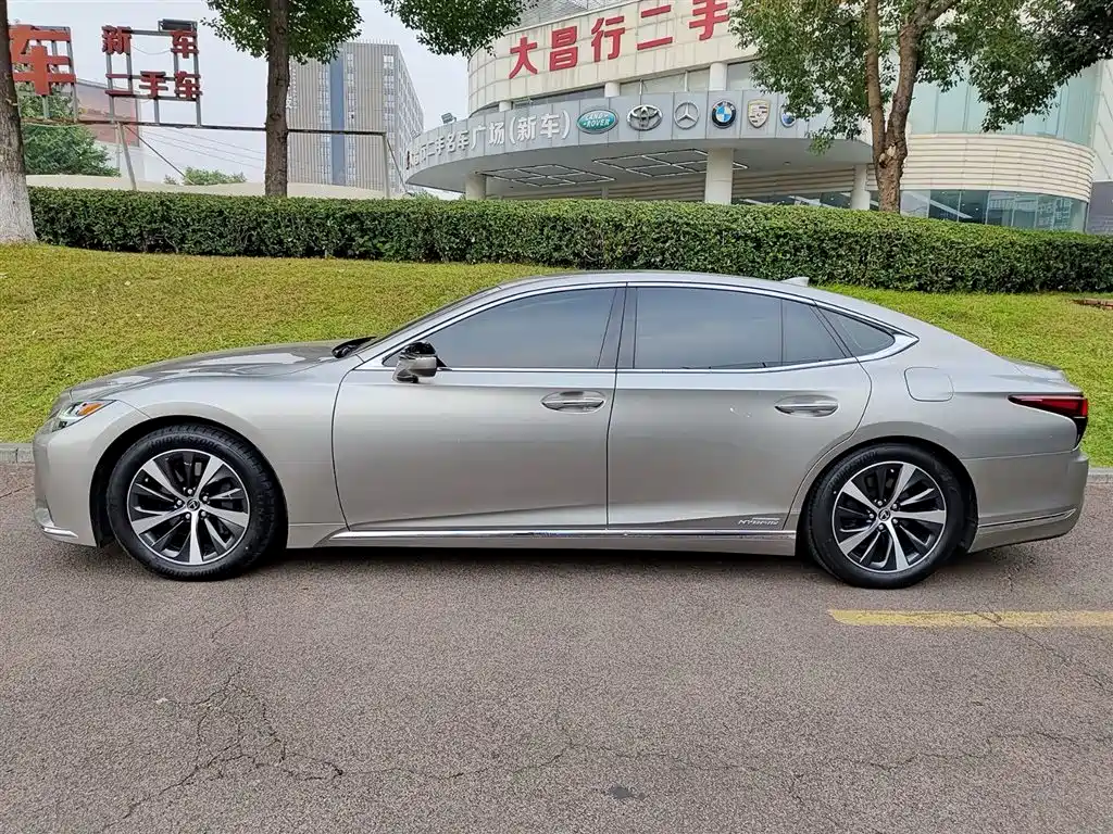 Lexus LS 2021 500h Excellence Edition фото 3