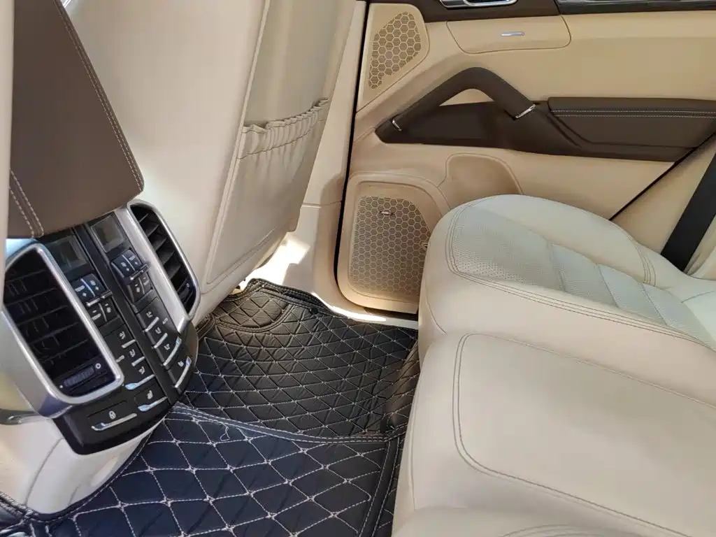 Фото 7 - Porsche Cayenne