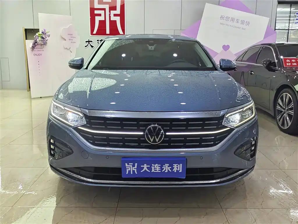 Volkswagen Passat 2022 330TSI Luxury Edition фото 2