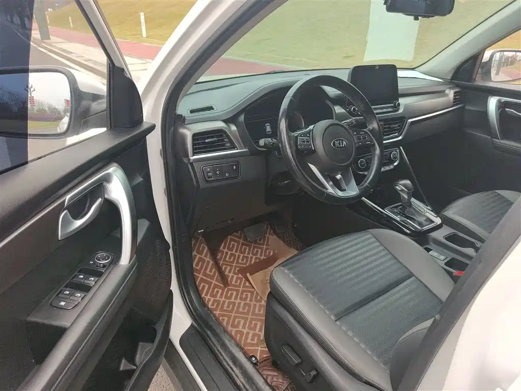 Kia Sportage 2019 2.0L Automatic Smart Luxury Edition фото 15