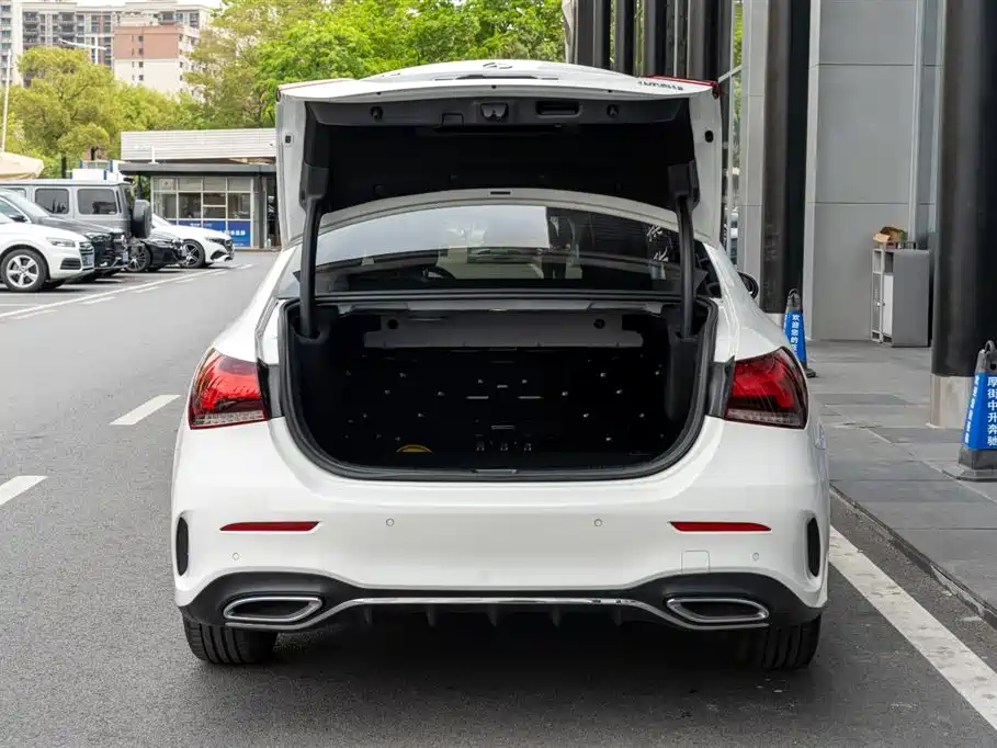 Mercedes-Benz A-Class 2023 A 200 L Fashion фото 14