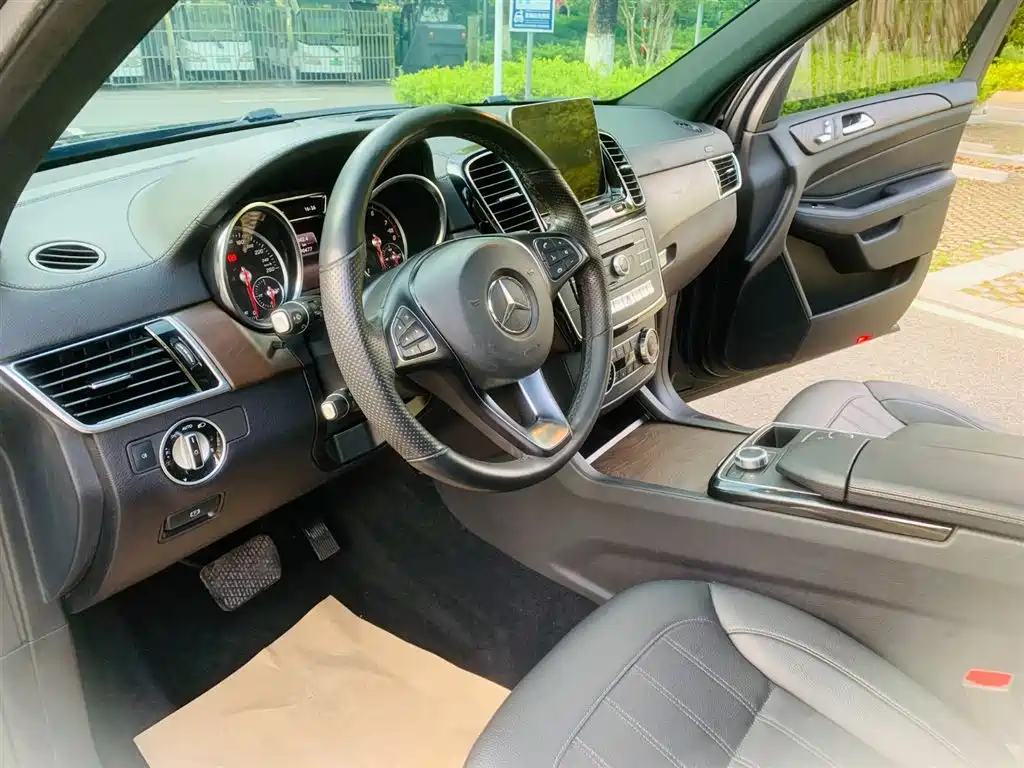 Mercedes-Benz GLE 2018 GLE 320 4MATIC Dynamic Ultimate Edition фото 14