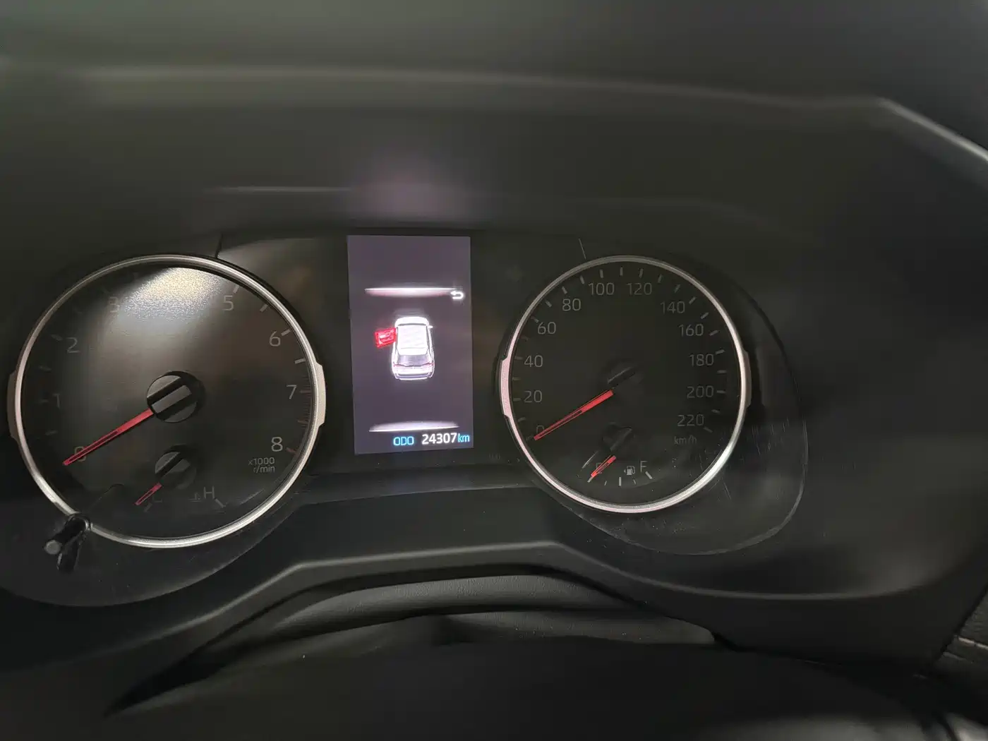 Toyota Wildlander 2023 2.0L CVT FWD LE фото 12