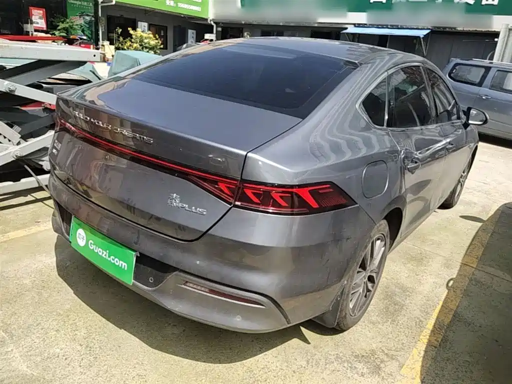 BYD Qin PLUS 2023 Champion Edition DM-i 120KM Excellence фото 7