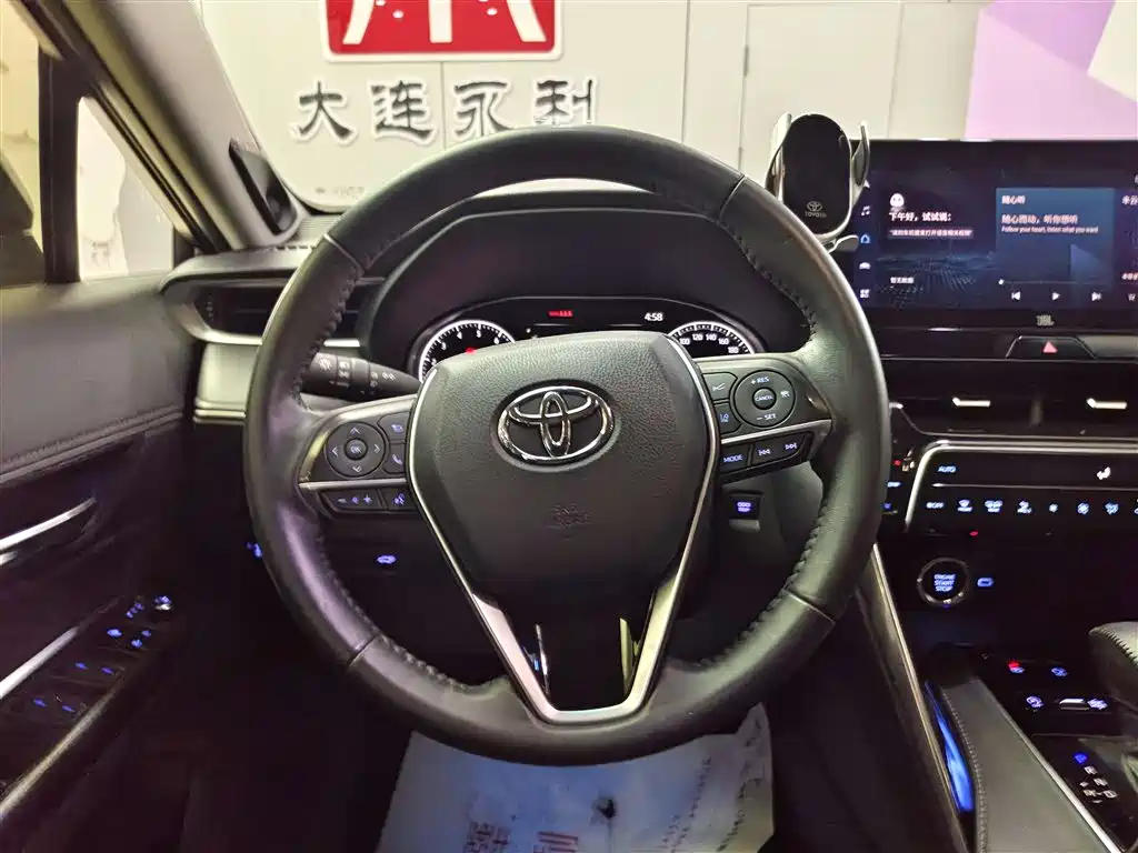 Toyota Venza 2022 2.0L CVT 2WD Premium фото 14