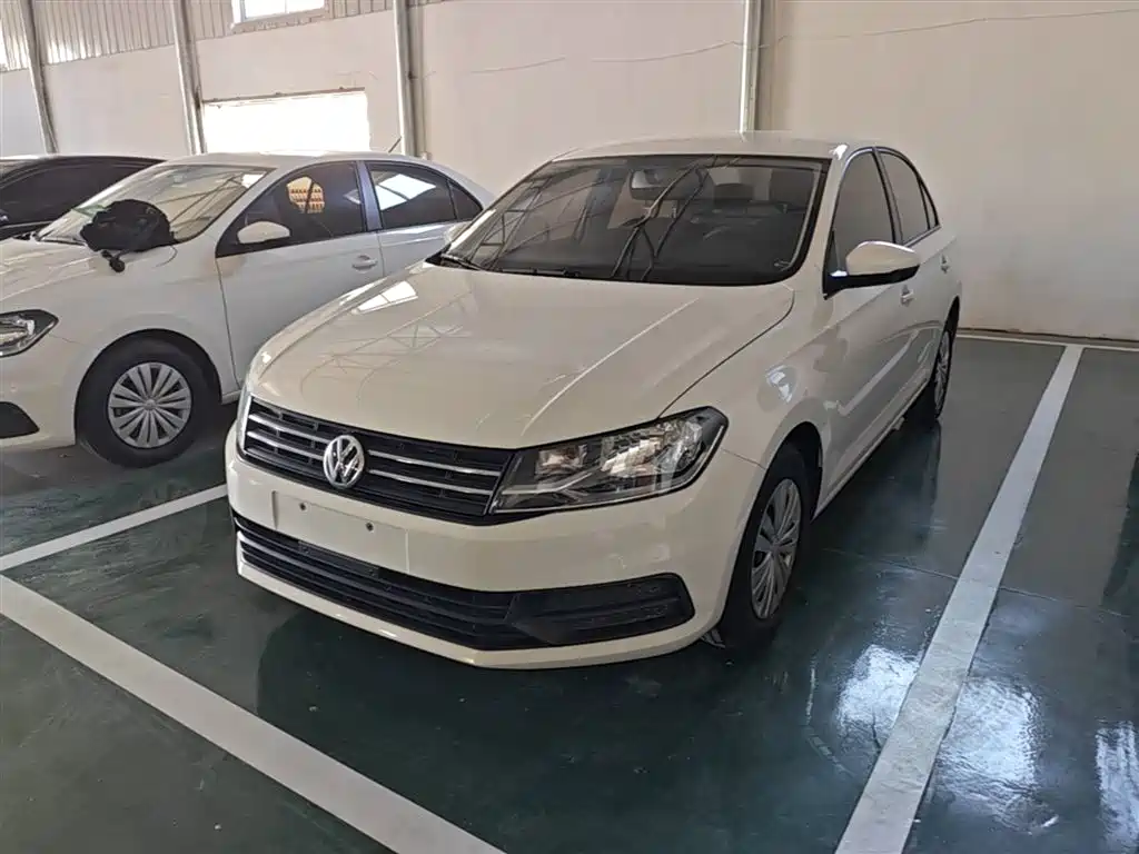 VOLKSWAGEN SANTANA