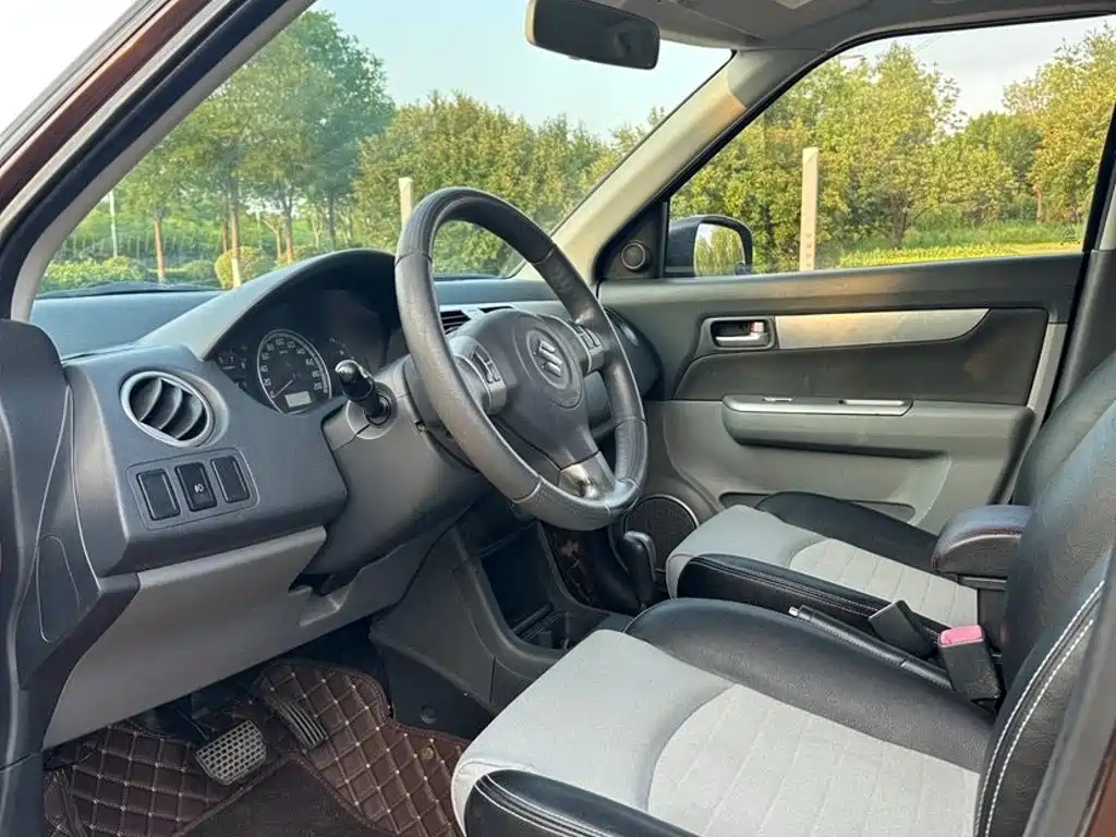 Photo 8 - Suzuki Swift