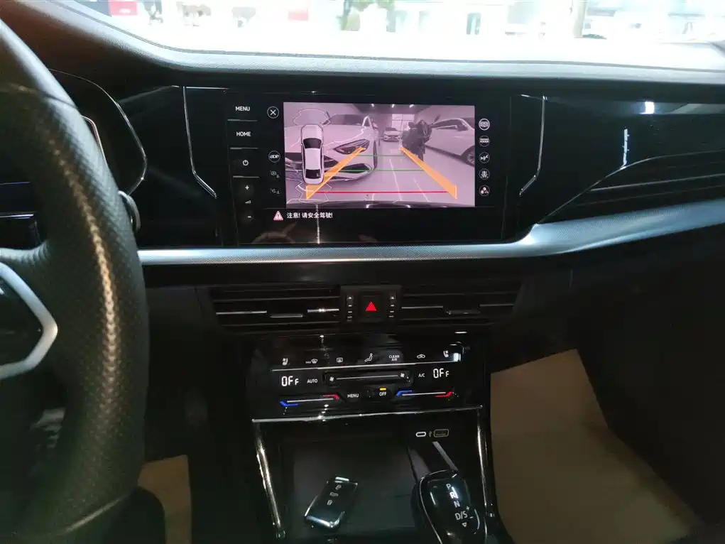 Volkswagen Passat 2022 330TSI Luxury Edition фото 13