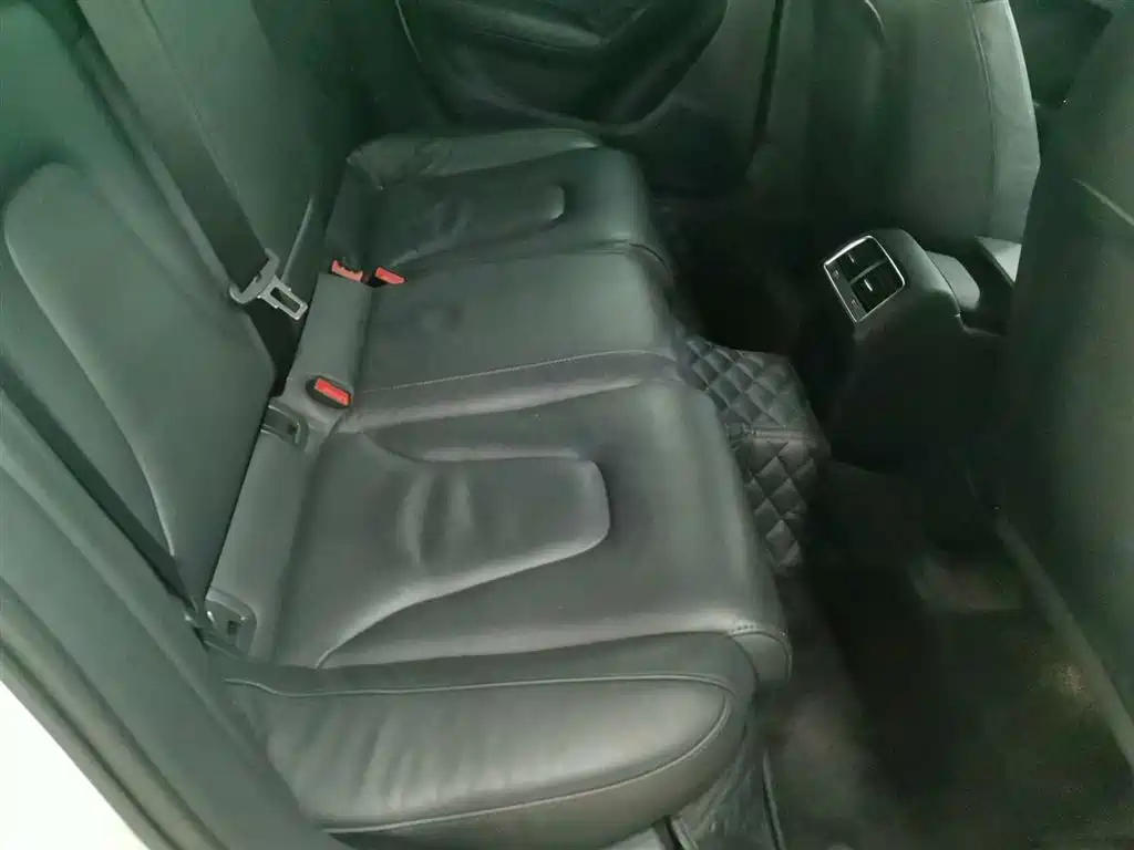 Audi A4L 2016 35 TFSI Collector's Edition S line Comfort фото 2