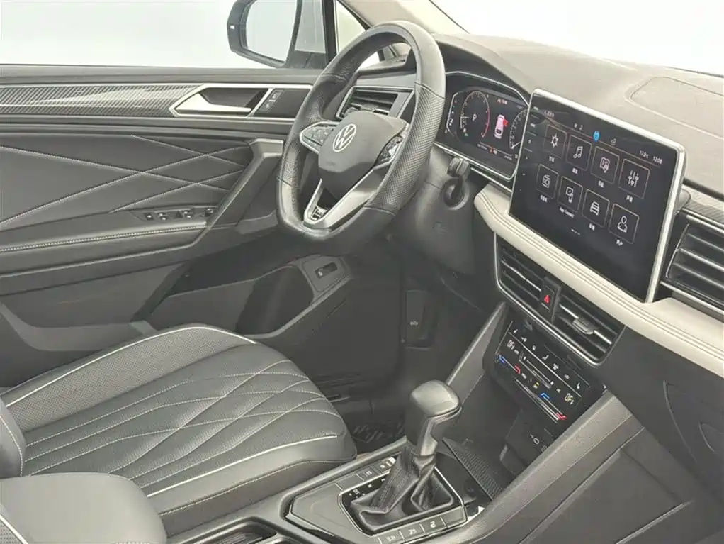 Volkswagen Tiguan L 2022 330TSI Auto 2WD R-Line Premium Edition фото 23