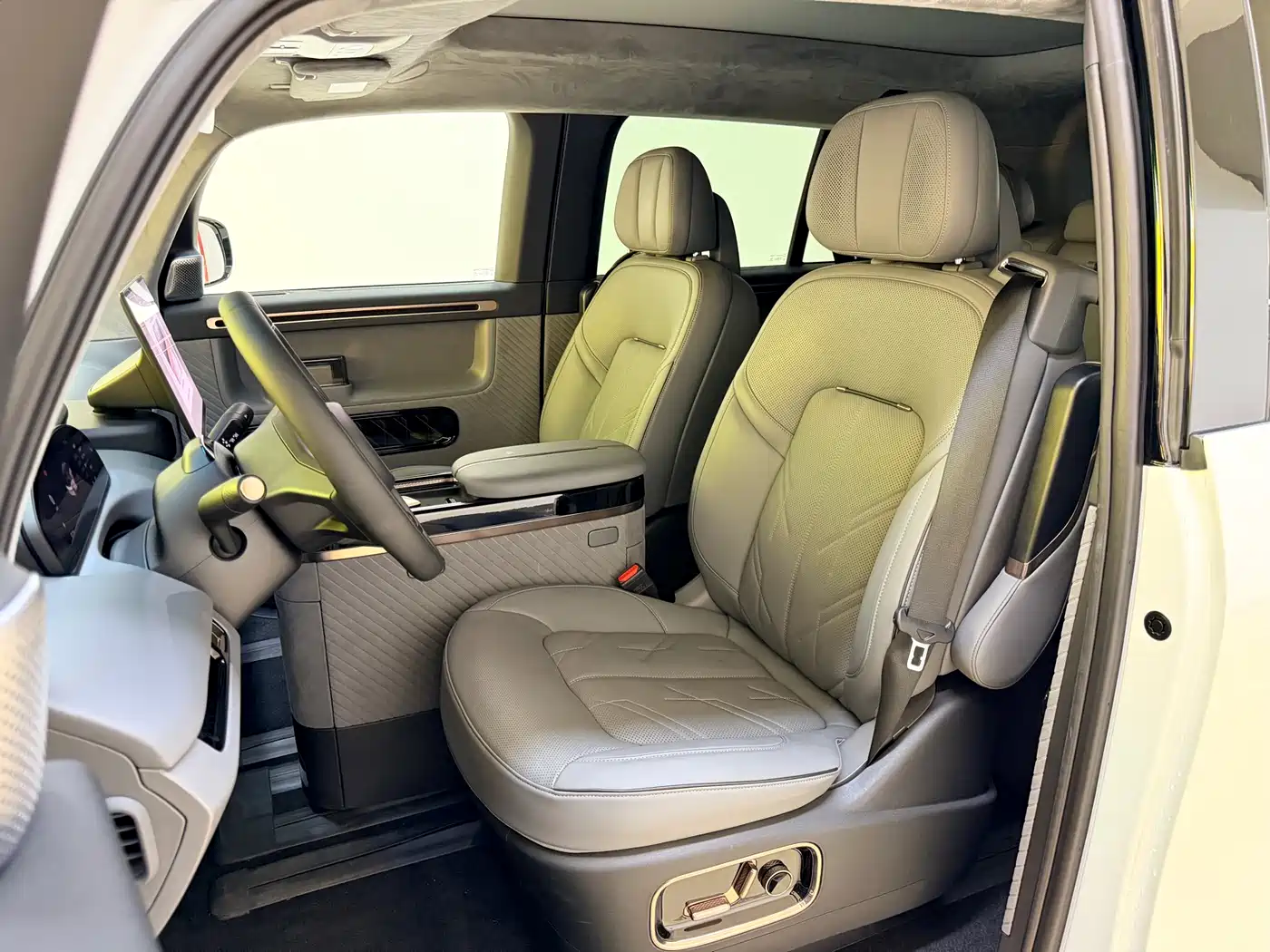 Zeekr MIX 2025 Smart Driving Edition фото 9