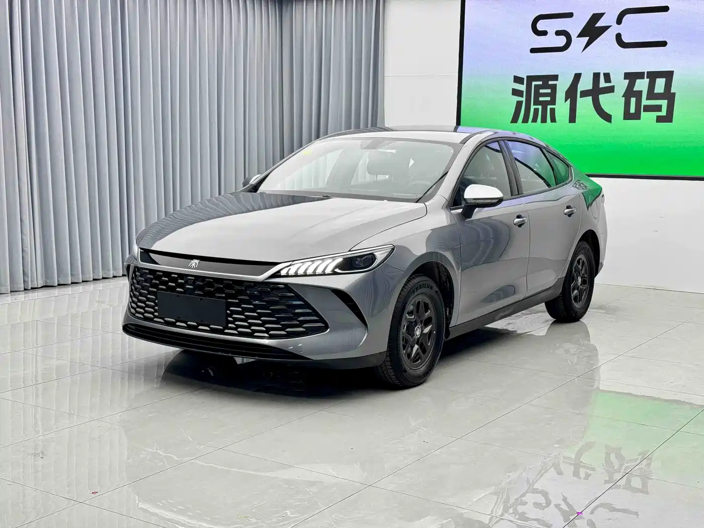BYD Qin PLUS 2026 DM-i 128KM Progressive фото 5