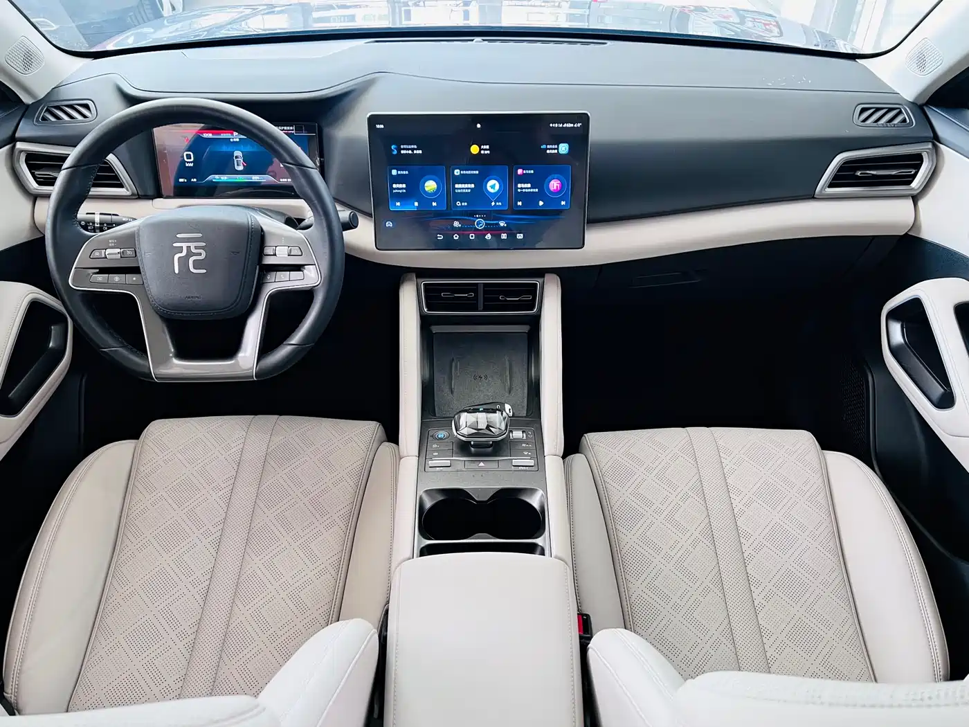 BYD Yuan UP 2024 401KM Surpass Edition фото 21