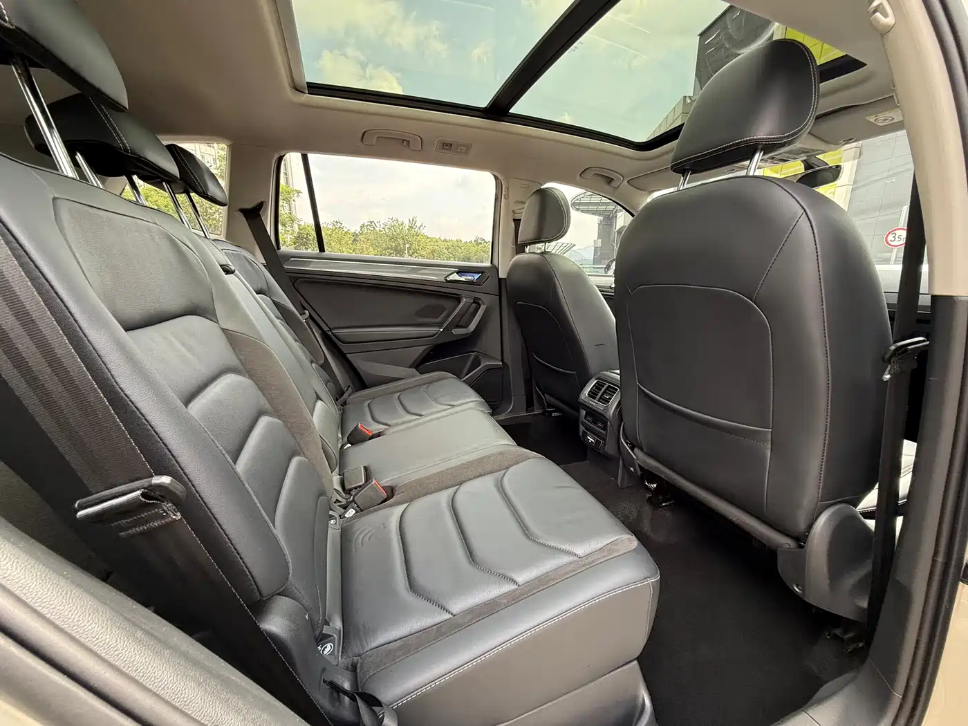 Volkswagen Tiguan L 2021 330TSI Automatic 2WD R-Line Premium фото 23