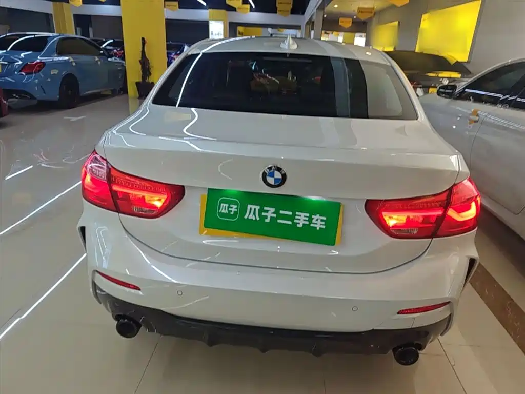 BMW 1 Series 2021 120i M Sport Shadow Edition фото 6