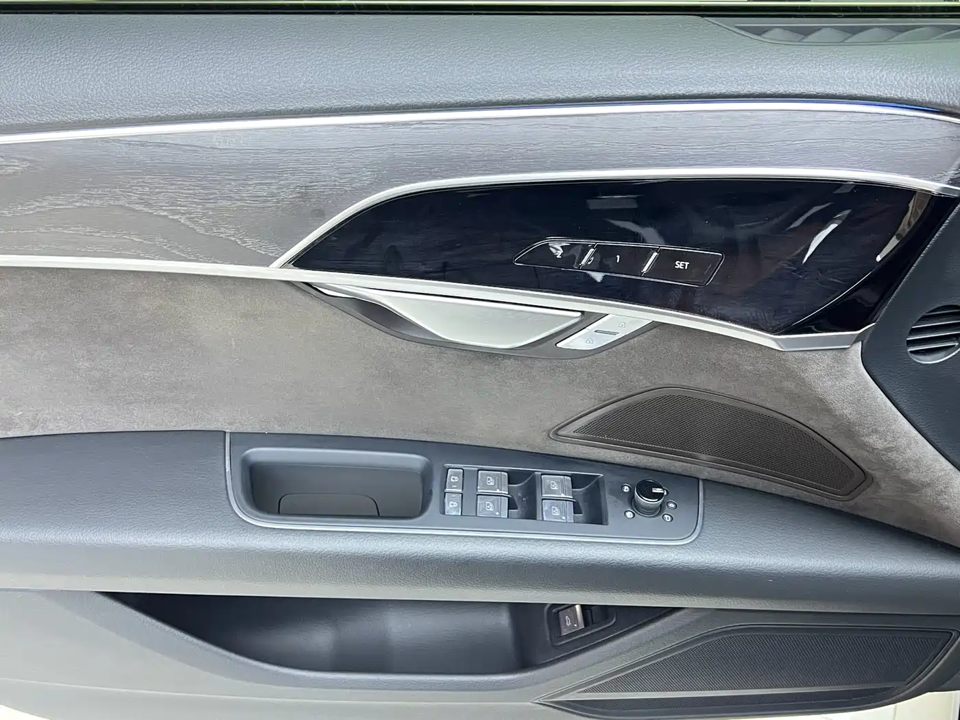 Audi A8 2021 A8L 50 TFSI quattro Comfort фото 7