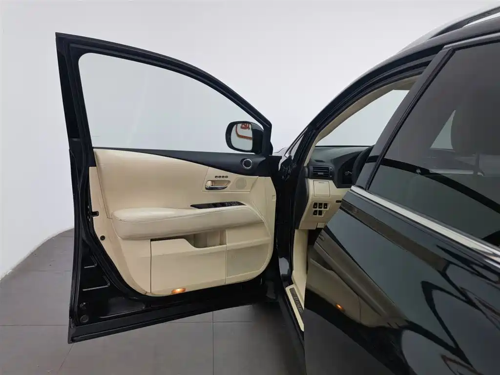 Lexus RX Classic 2009 Model 350 Luxury Edition фото 8