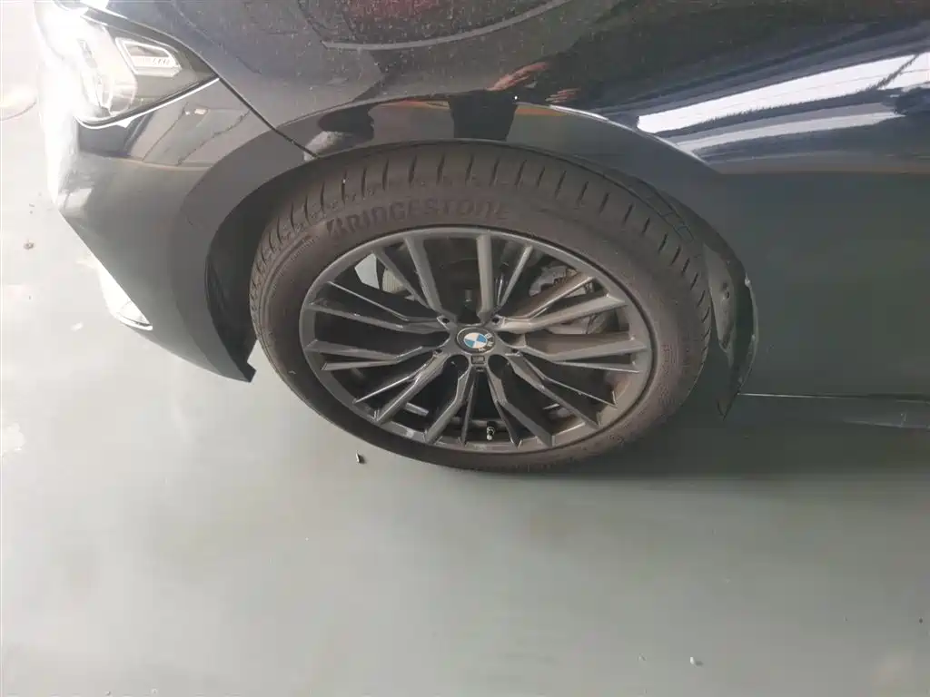 BMW 3 Series 2024 325i M Sport Shadowline Package фото 20