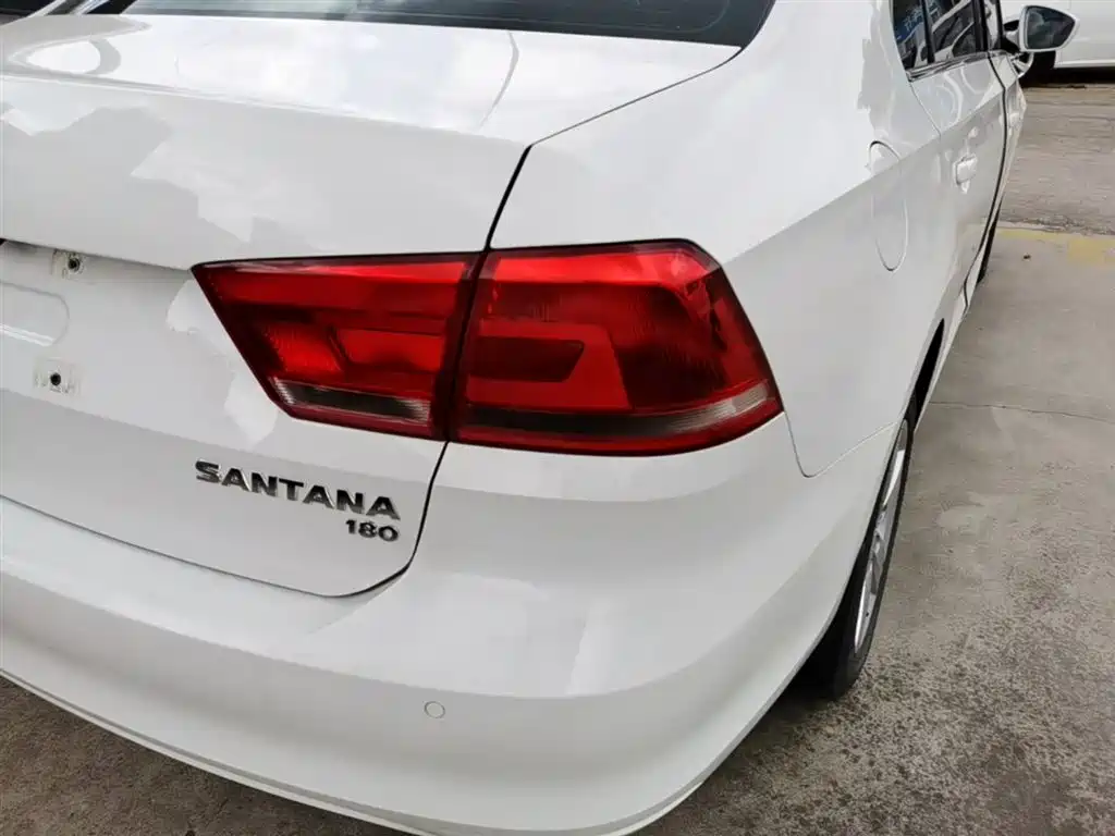 Volkswagen Santana 2015 1.6L Manual Comfort Edition фото 8