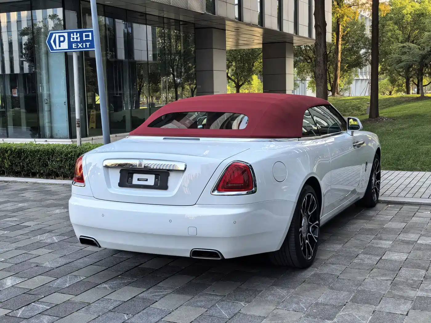 Rolls-Royce Dawn 2021 2018 6.6T Standard