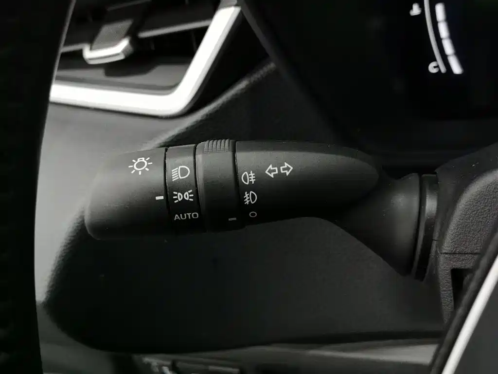 Toyota Corolla 2024 Model 1.8L Smart Hybrid Elite Edition фото 21