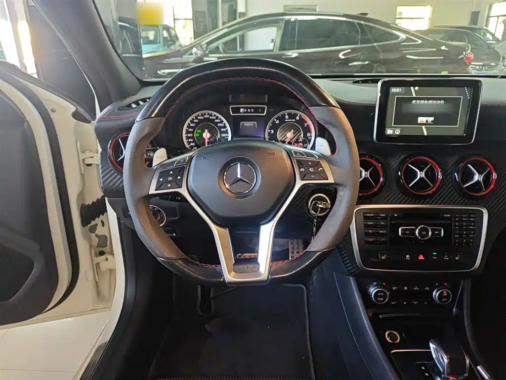 Mercedes-Benz A-Class AMG (Import) 2014 AMG A 45 4MATIC фото 7