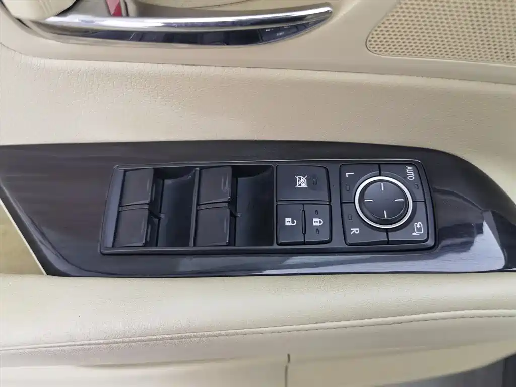 Lexus RX Classic 2009 Model 350 Luxury Edition фото 9