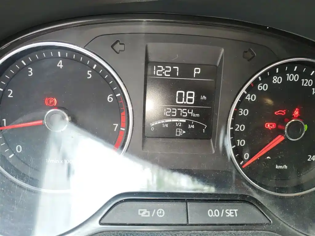 Volkswagen Polo 2014 1.4L Automatic Comfort Edition фото 5