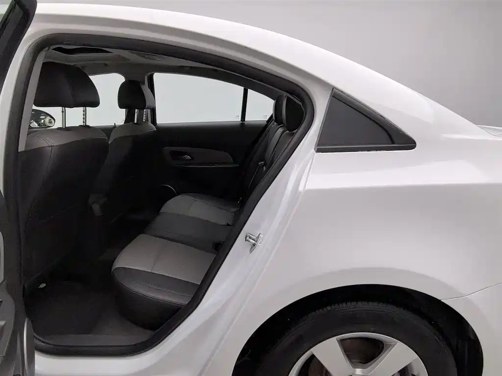 Chevrolet Cruze 2013 Model 1.6L SE AT фото 15