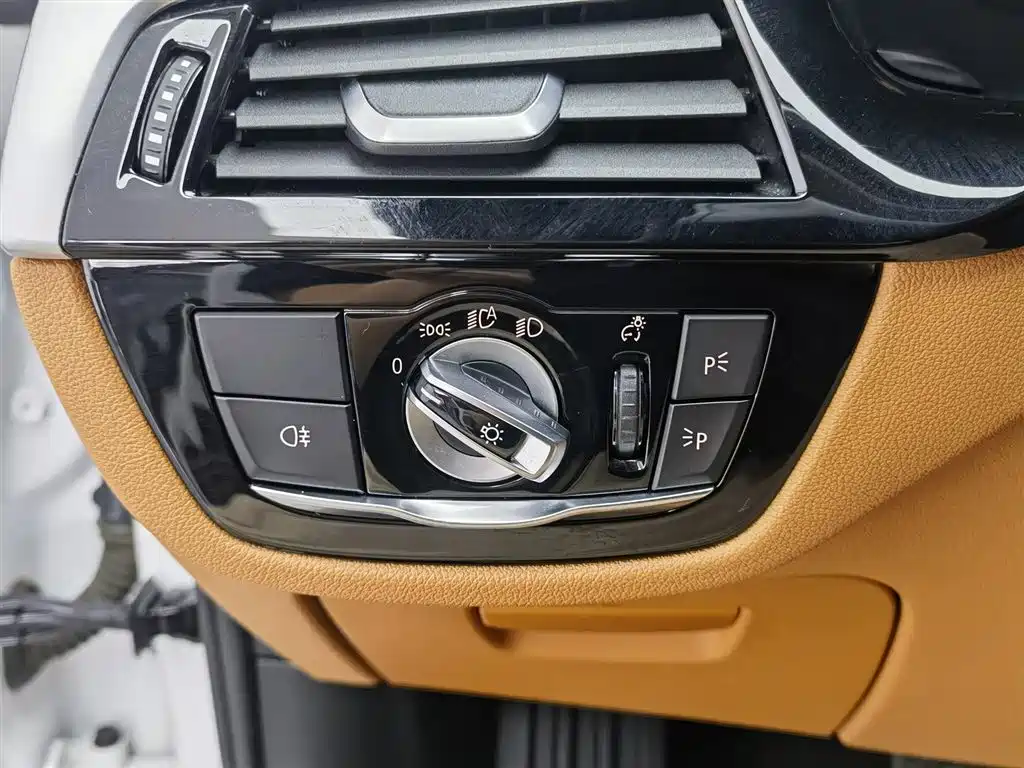 BMW 6 Series GT 2019 630i Luxury Design Package фото 21
