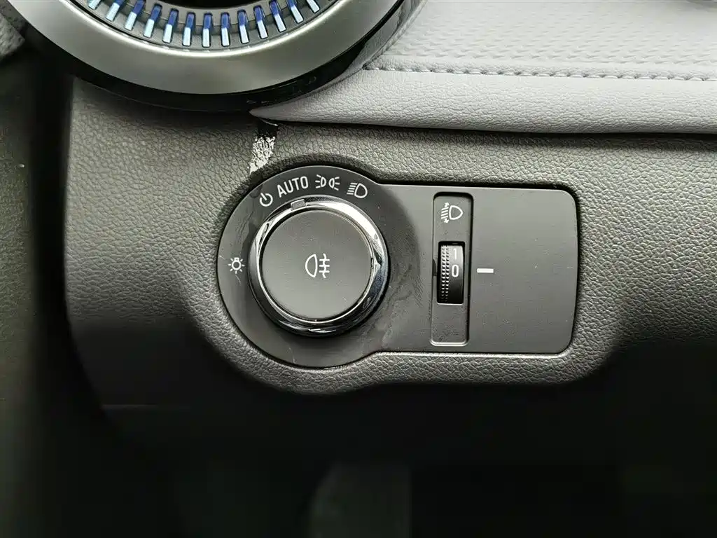 Chevrolet Monza 2024 1.5L Dual-Clutch Delight Edition фото 21