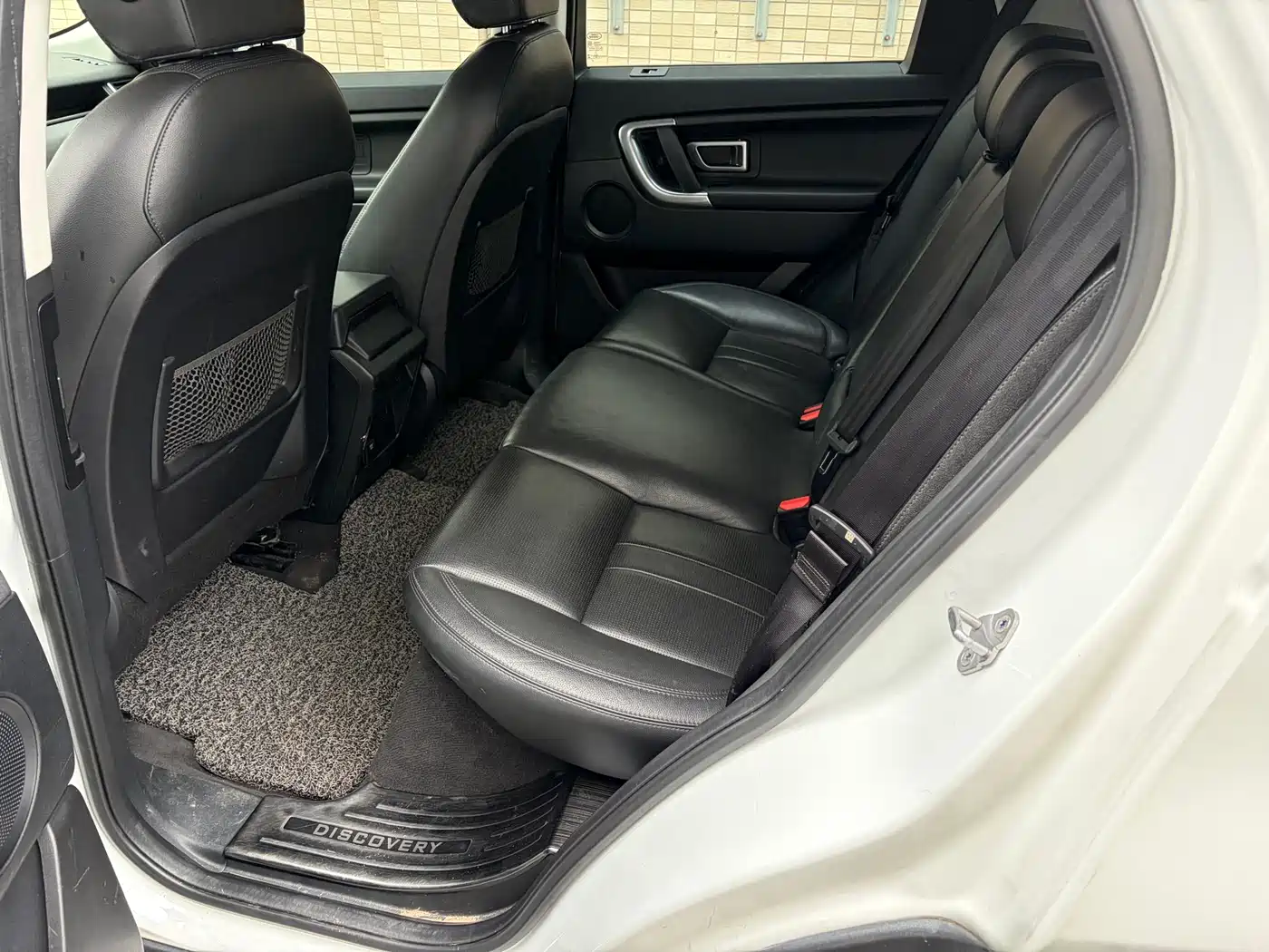 Land Rover Discovery Sport 2018 240PS SE Edition фото 6