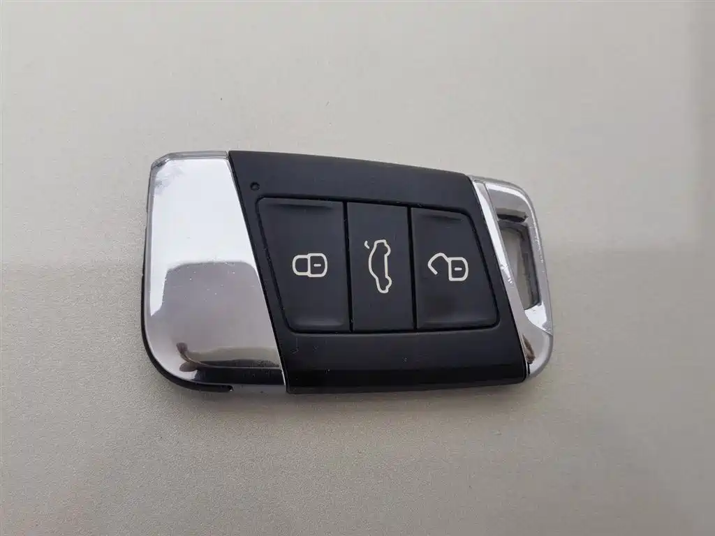 Volkswagen Magotan 2017 330TSI DSG Leading фото 19