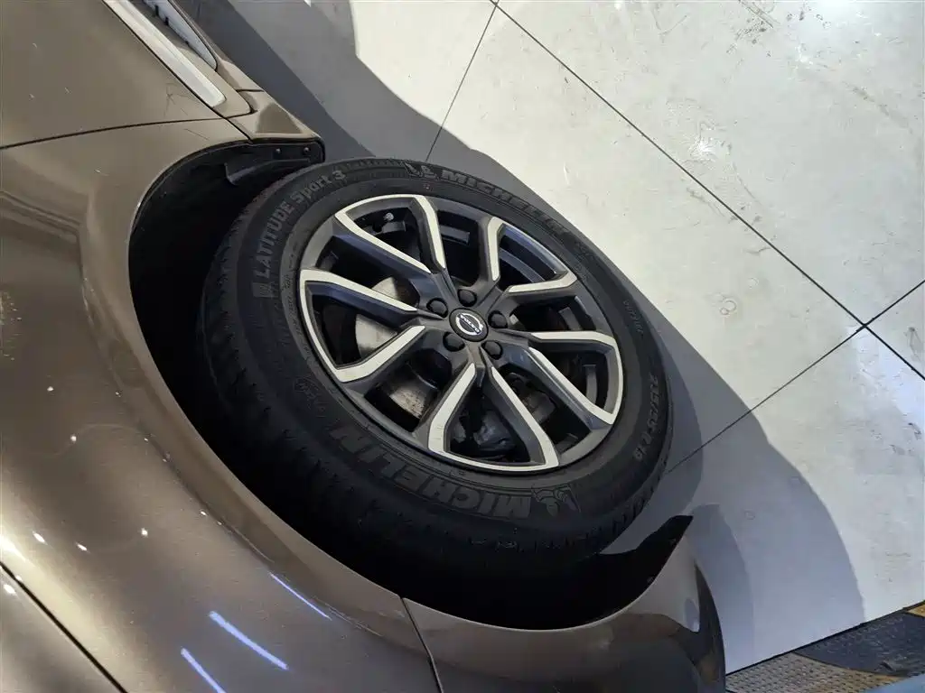 Фото 23 - Volvo XC60