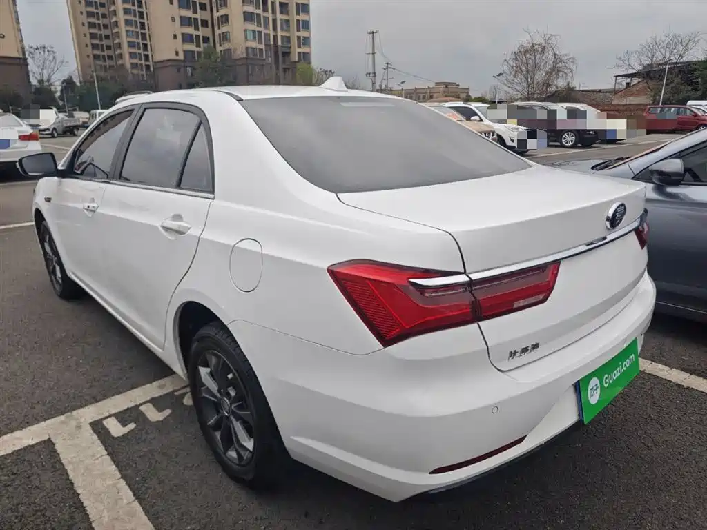 BYD Qin 2019 1.5L Automatic Prestige фото 5