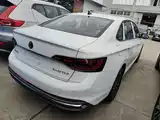 Фото 7 - Volkswagen Sagitar