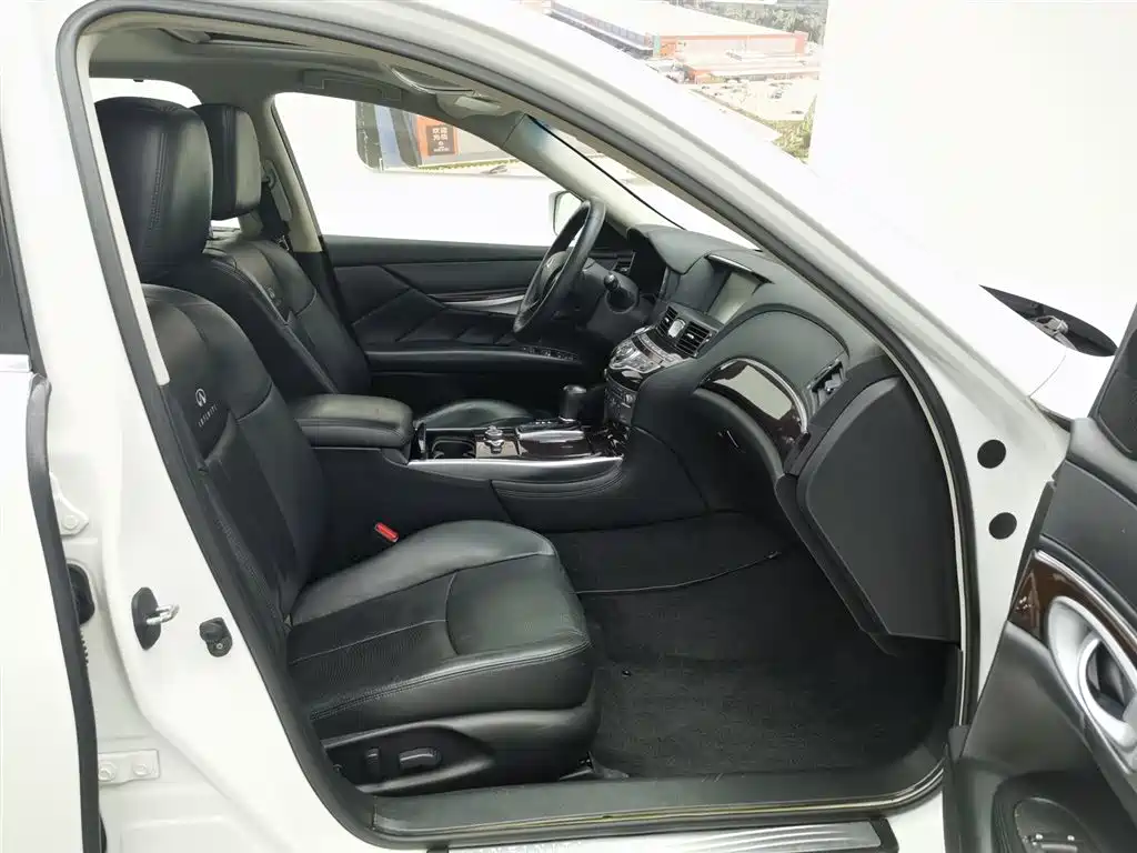Infiniti Q70 2013 Q70L 2.5L Premium фото 23