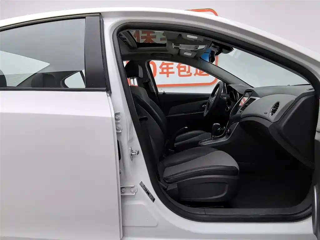 Chevrolet Cruze 2013 Model 1.6L SE AT фото 23
