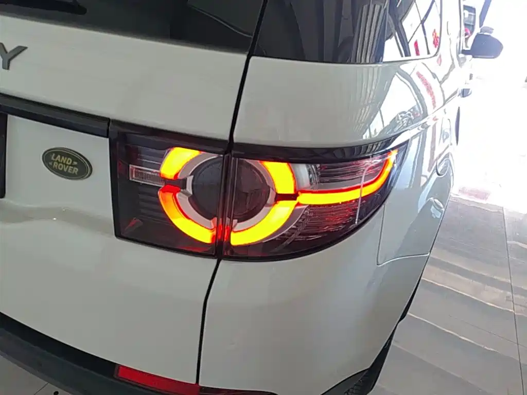 Land Rover Discovery Sport 2018 240PS PURE Edition фото 8