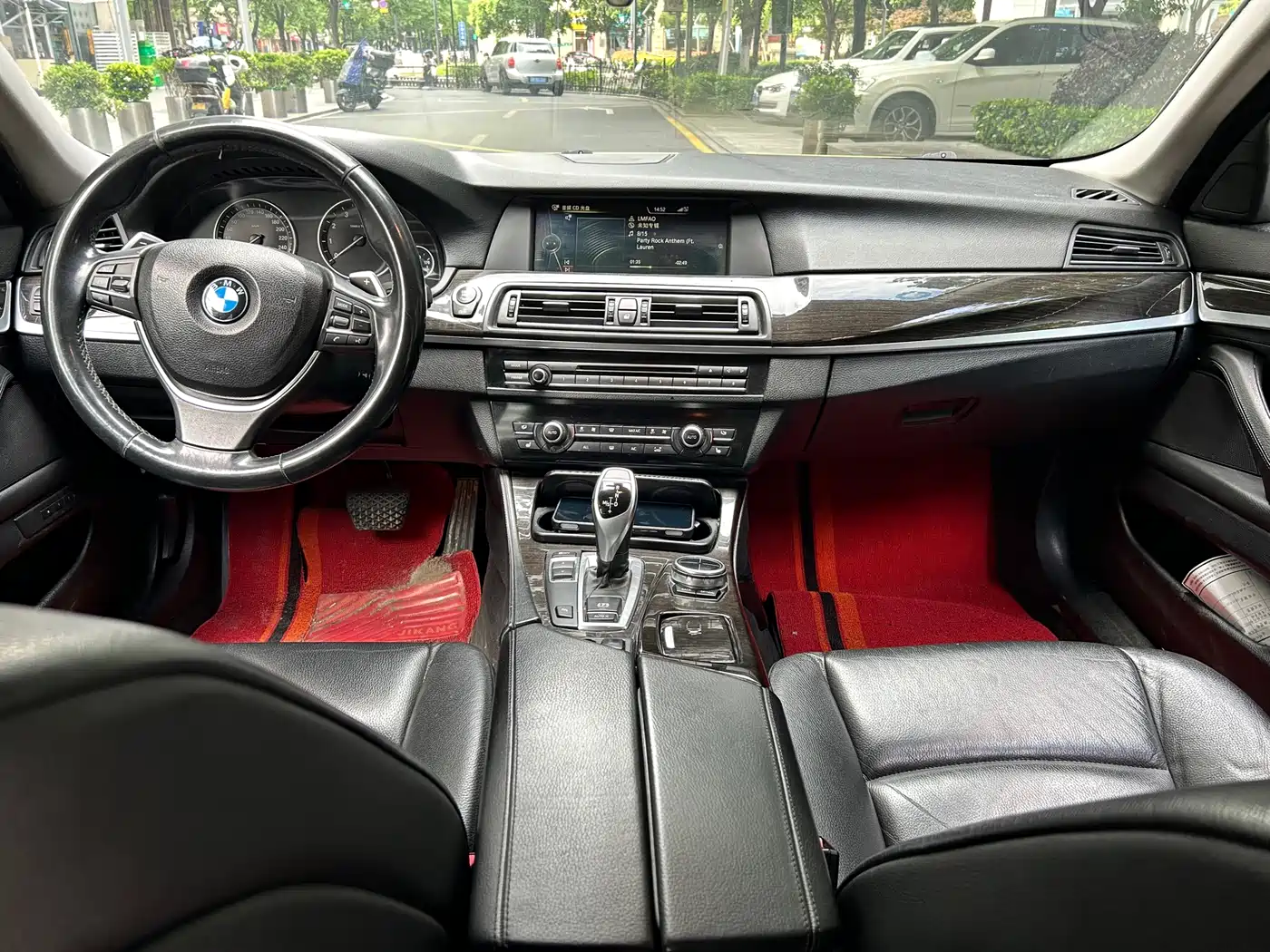 BMW 5 Series 2013 535Li Leadership фото 13