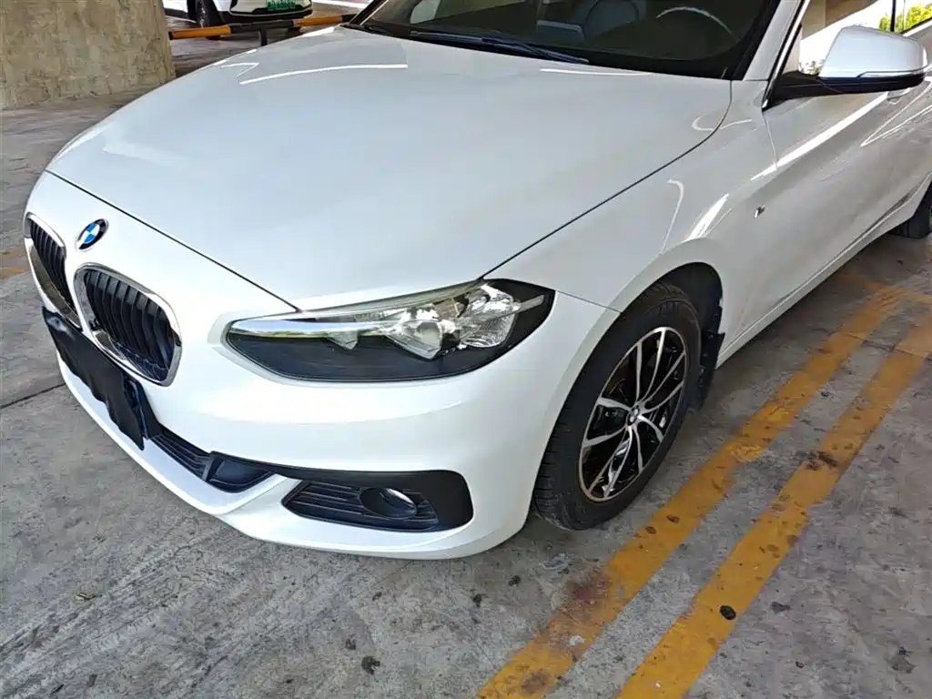 BMW 1 Series 2018 118i Fashion Edition фото 24