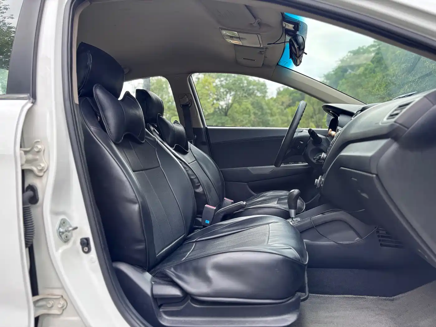 Kia K2 2013 2012 Sedan 1.4L AT GLS Commemorative Edition