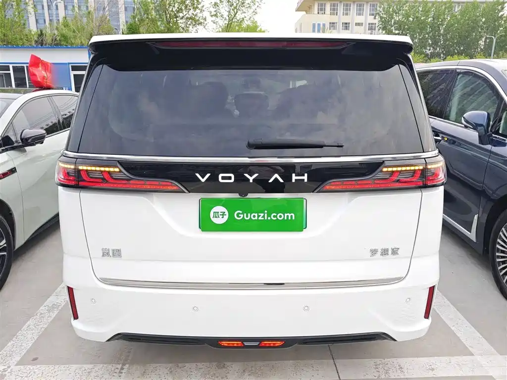 Voyah Auto Voyah Dreamer 2025 PHEV AWD Flagship Kunpeng Edition фото 6