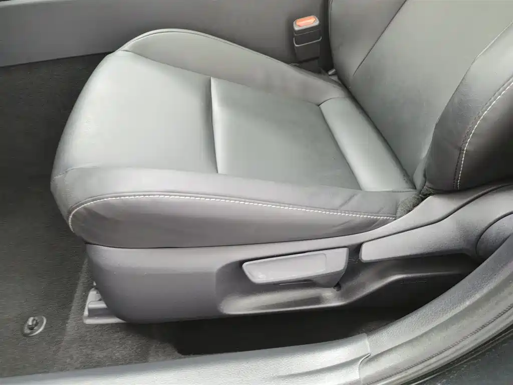 Toyota Camry 2024 2.0E Elite Edition фото 20