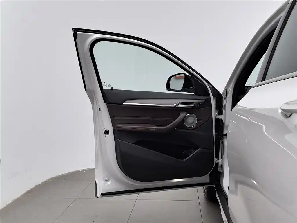 BMW X2 2021 Facelift sDrive25i Edge Edition фото 8